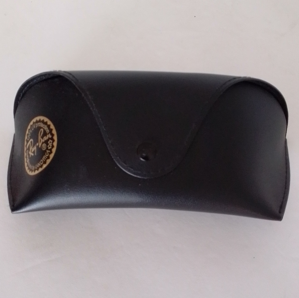 Ray ban black sunglasses case with belt loop